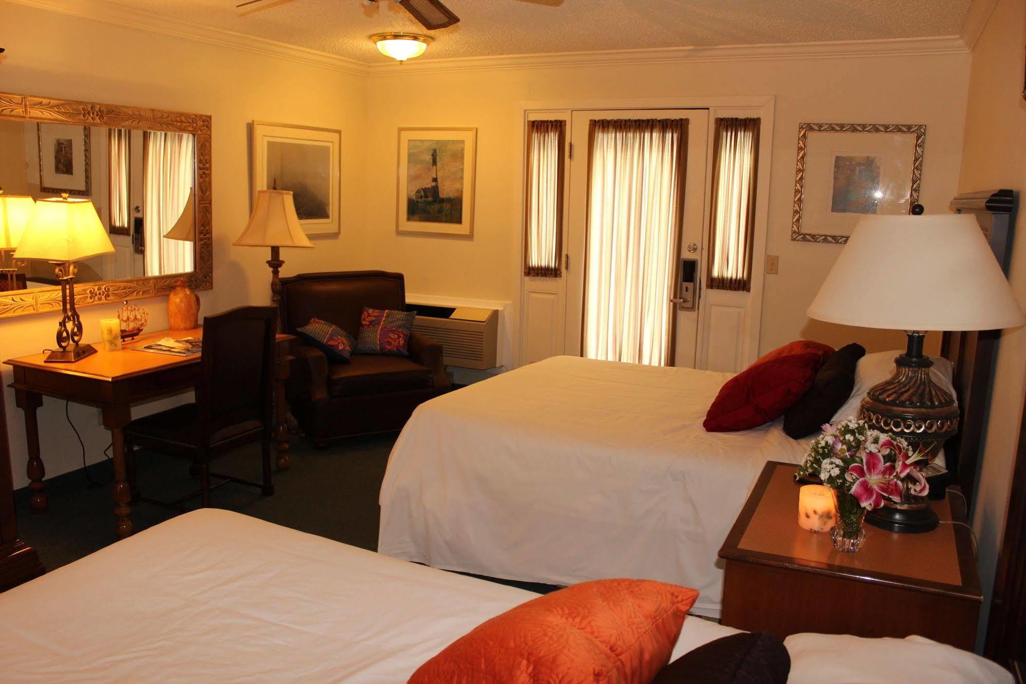 Kenny'S Tipperary Inn Montauk Exteriör bild